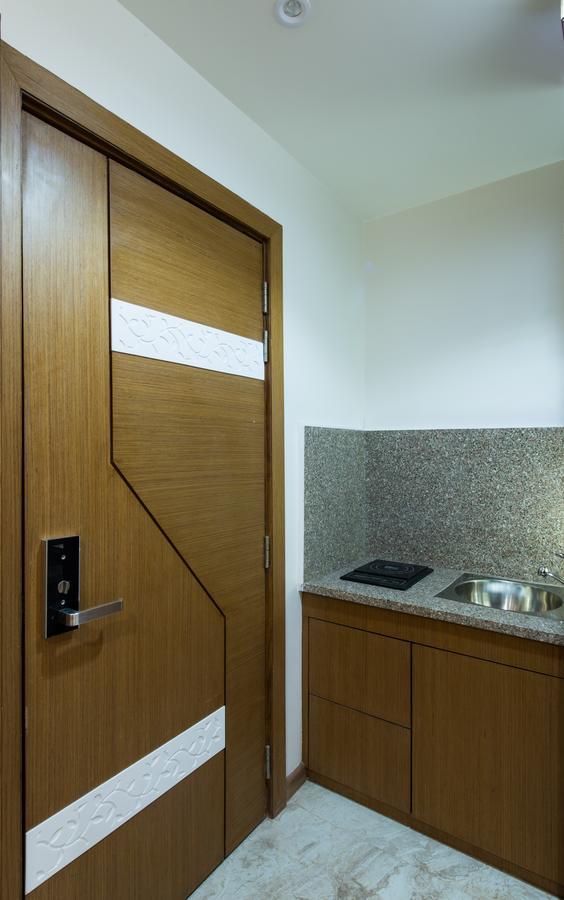 Hotel Atishay Bhopal Bagian luar foto